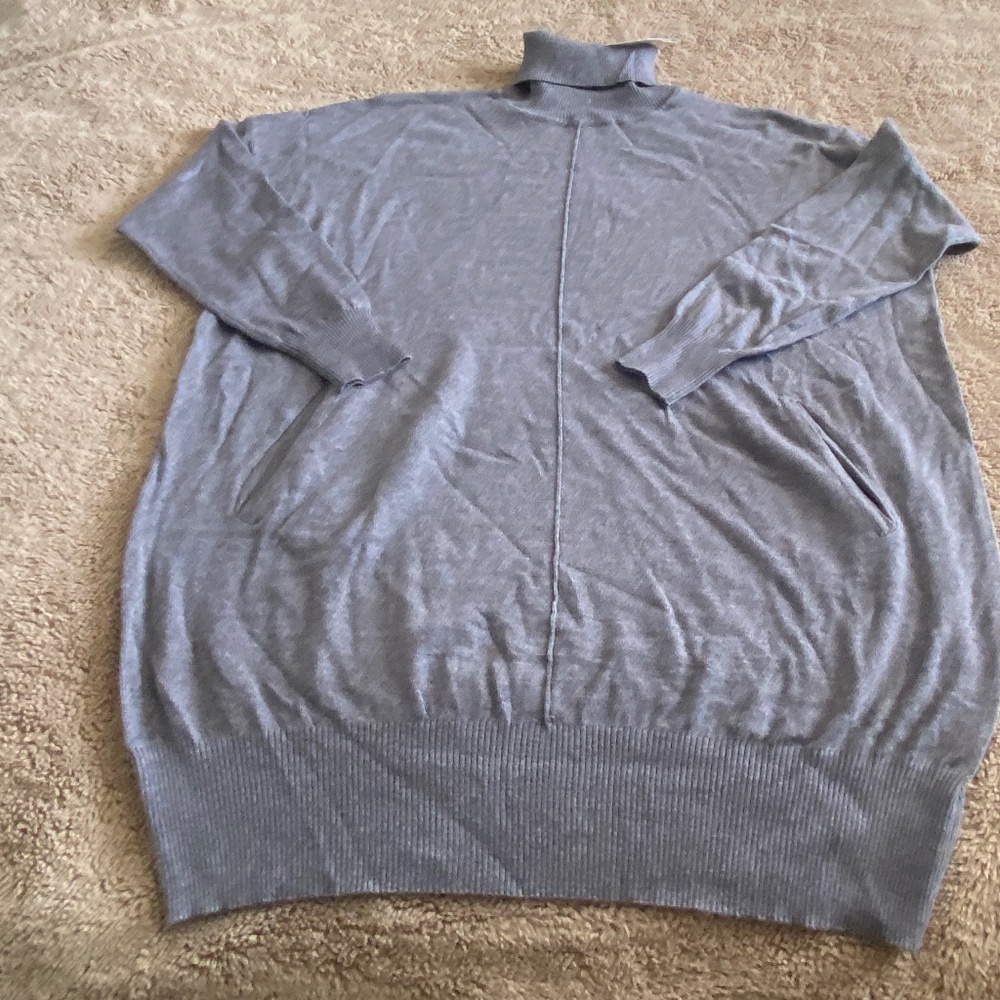 NWT Simply Couture Grey Turtleneck Tunic with pockets, size L